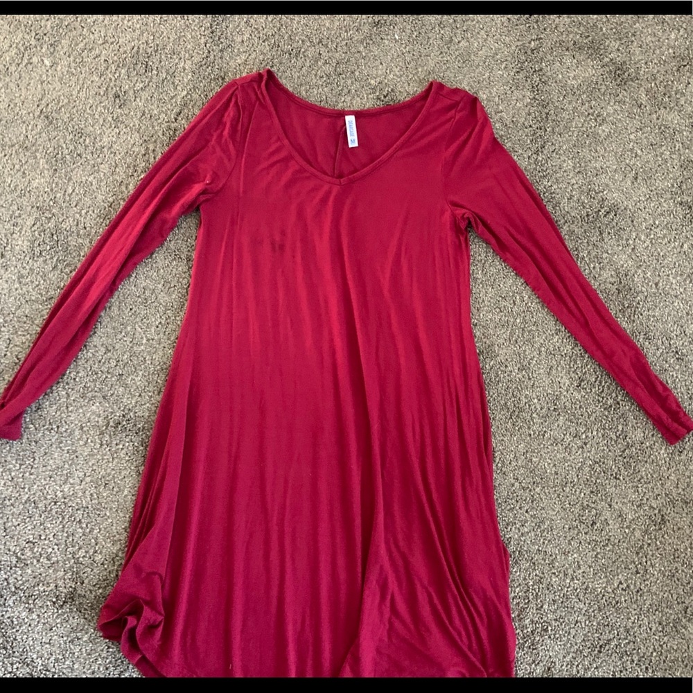 Long sleeved red dress